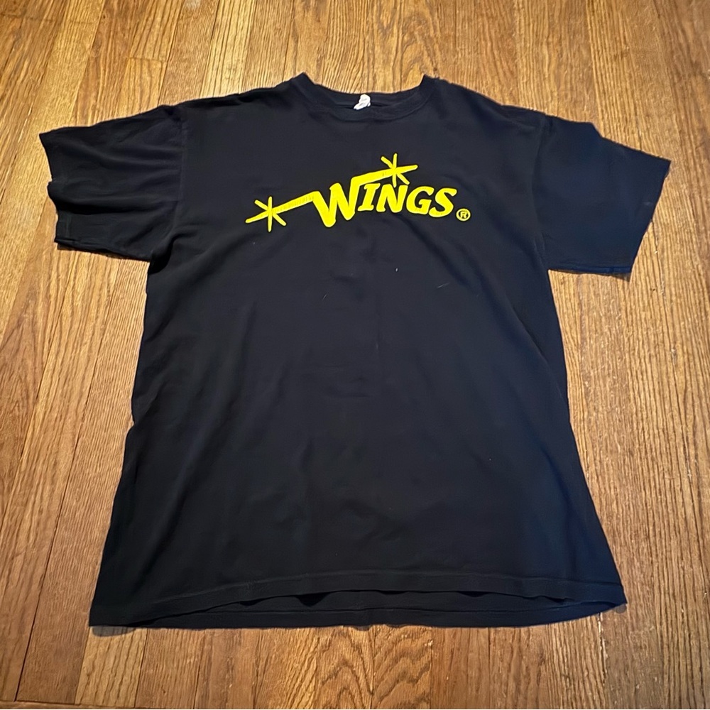 WINGS Restaurant T-Shirt Large Black Yellow Logo Bar & Grill Promo Tee Anvil